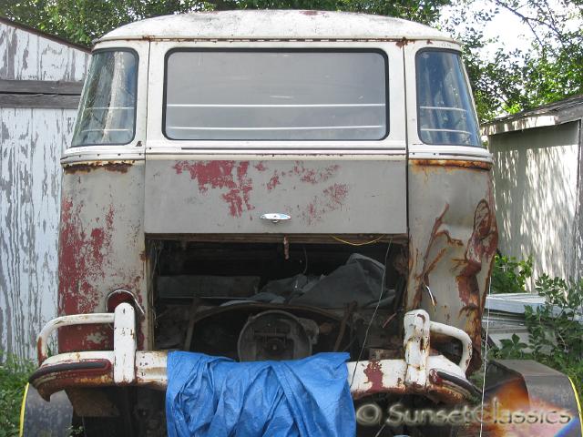 15-window-vw -bus-deluxe-corner-windows.jpg